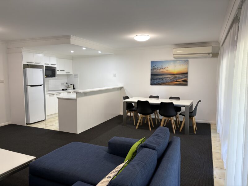 Dining kitchen